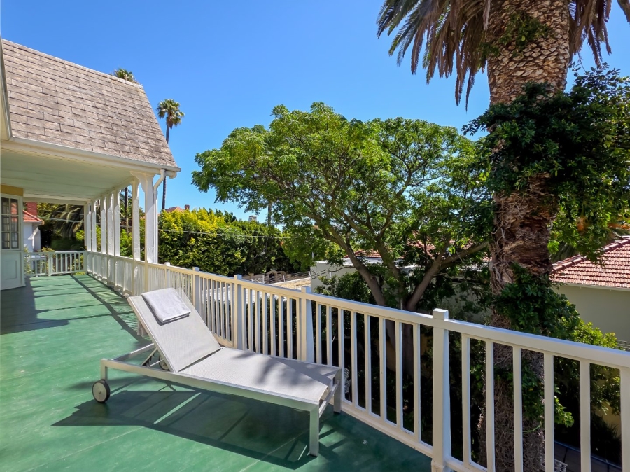 5 Bedroom Property for Sale in Fresnaye Western Cape